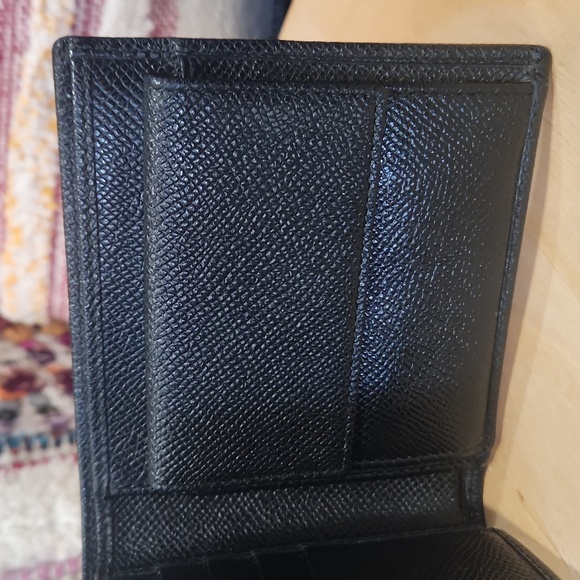 Men's BVLGARI leather bi-fold wallet. Includes all original authentic documents. - Picture 8 of 12